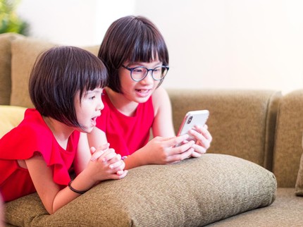 Akses Media Sosial Bakal Dibatasi untuk Anak dan Kaitannya dengan Kesehatan Mental Si Kecil