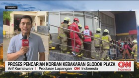 VIDEO: Pencarian Korban Kebakaran Glodok Plaza Masih Berlangsung