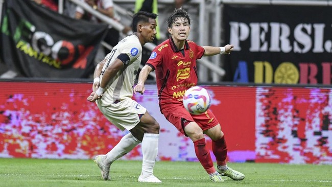 Pelatih Persija Ungkap Alasan Tak Daftarkan Ryo Matsumura Persija Jakarta tidak mendaftarkan pemain asing Ryo Matsumura dalam putaran pertama Super League 2025/2026.