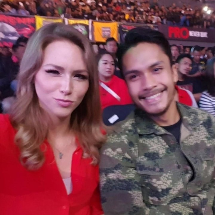 <p>Tak sedikit netizen meramaikan kolom komentar <em>postingan</em> itu dengan ucapan selamat dan doa agar hubungan mereka langgeng. "<em>Happy anniversary</em> kak randi kak chelsey samawa selalu," tulis akun <em>@shitimil****.</em> "<em>Happy anniversary</em> idolaku dan istrinya. bahagia selalu buat kalian, langgeng sampai selamanya," tulis akun <em>@randynato****.</em> (Foto: Instagram@cfrank3030)</p>