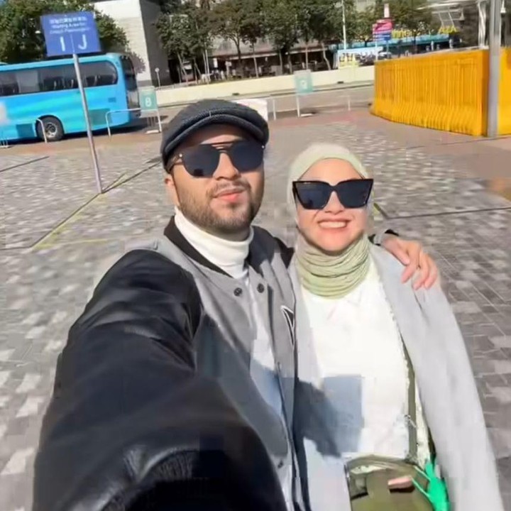 <p><em>Postingan</em> itu pun langsung menuai pujian publik yang ikut bahagia melihat pasangan ini. "Tabarakallah, bahagia till jannah," tulis akun <em>@renyps****.</em> "Aku senang banget ngelihat pasangan ini samawa selalu kaa," tulis akun <em>@rubbytama****.</em> (Foto: Instagram@kngrendy/@vatemat)</p>