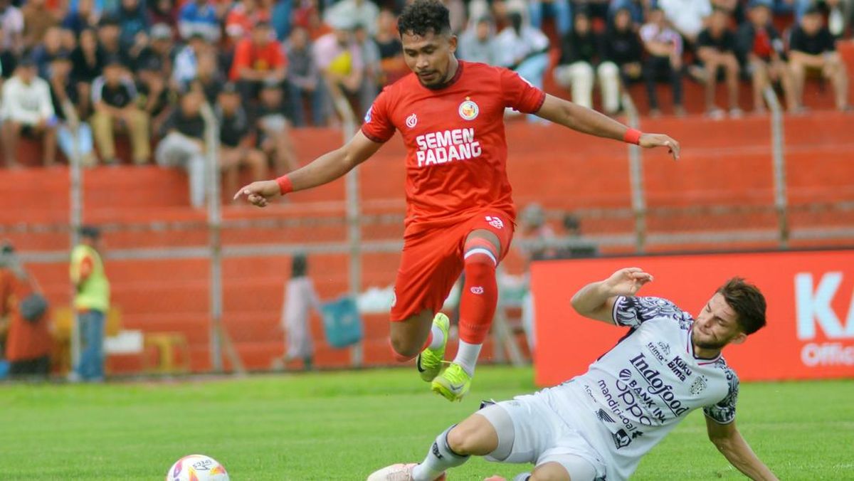 Jadwal Siaran Langsung Semen Padang vs Persita dan Persik vs Persis