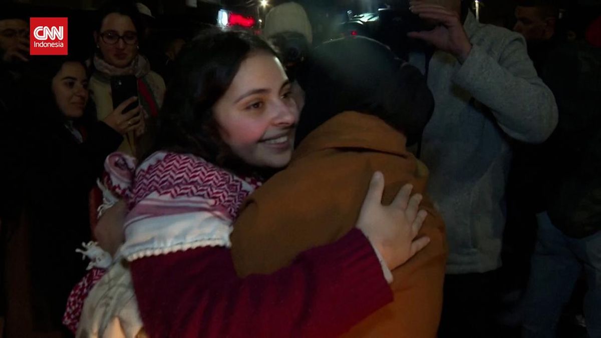 VIDEO: Momen 90 Warga Palestina Tahanan Israel Kembali Ke Keluarga