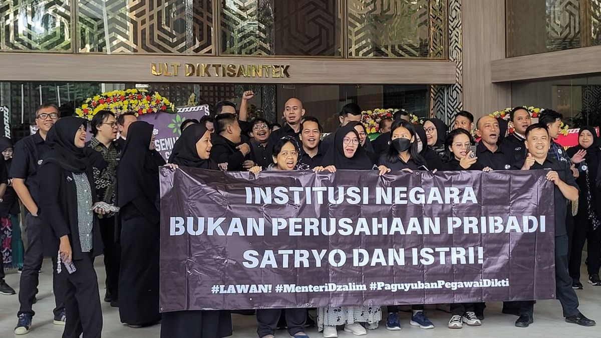 Polemik Pegawai Diberhentikan Picu Protes Keras ke Mendikti Satryo