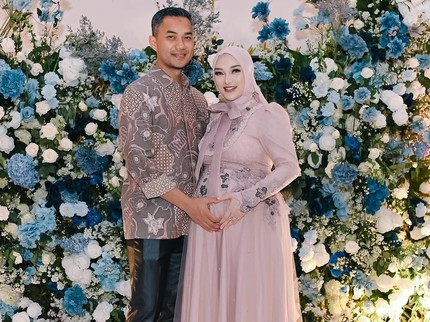 Momen Bahagia Zaskia Gotik Melahirkan Anak Ketiga Berjenis Kelamin Laki-Laki, Intip Potretnya