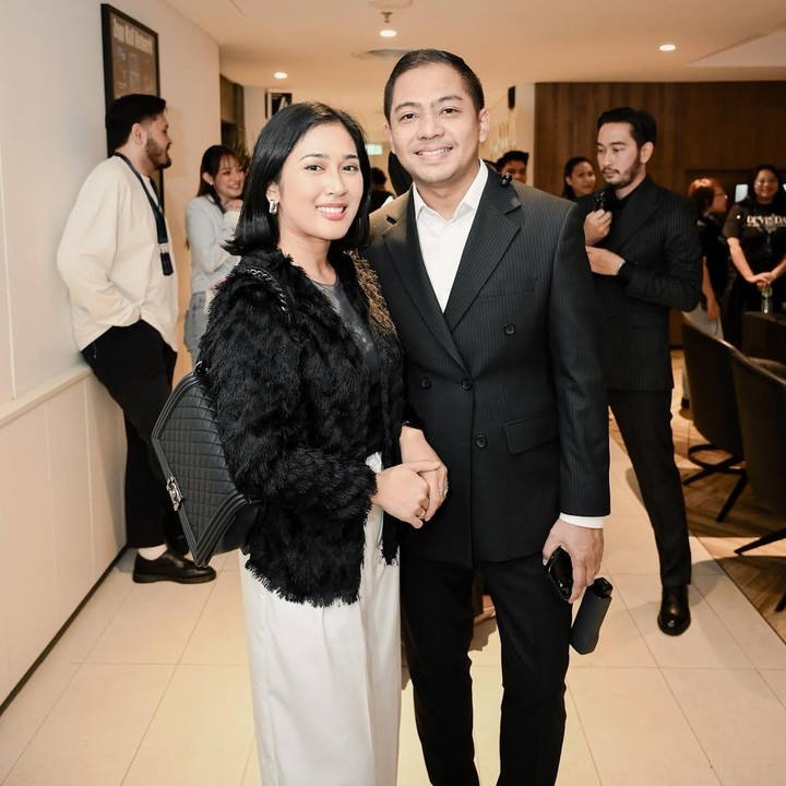 <p>Tahun 2025 juga akan menjadi tahun yang istimwa bagi pasangan Ade Govinda dan Indi Arisa. Pasangan yang menikah pada 3 Agustus 2024 ini akan segera dikaruniai anak di tahun ini. Indi Arisa saat ini tengah menjalani kehamilan pertama, Bunda. (Foto: Instagram/@ade_govinda)</p>