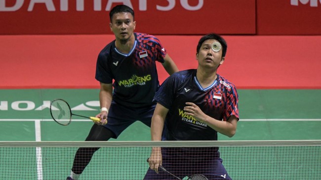 Mohammad Ahsan/Hendra Setiawan kalah dari Roy King Yap/Arif Junaidi pada babak 16 besar Daihatsu Indonesia Masters 2025. Laga ini jadi laga terakhir Daddies.