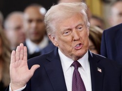 Baru Dilantik, Donald Trump Cabut Mandat Kendaraan Listrik