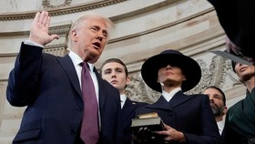 FOTO: Momen Pelantikan Donald Trump Jadi Presiden ke-47 AS