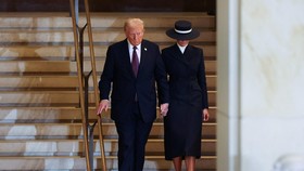 Istri-Anak Trump Tampil Monokromatis di Pelantikan Donald Trump