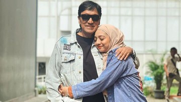 Berita Viral Selebriti dari InsertLive : Ikang Fawzi Kuatkan Chikita Fawzi yang Dicopot dari Petugas Haji