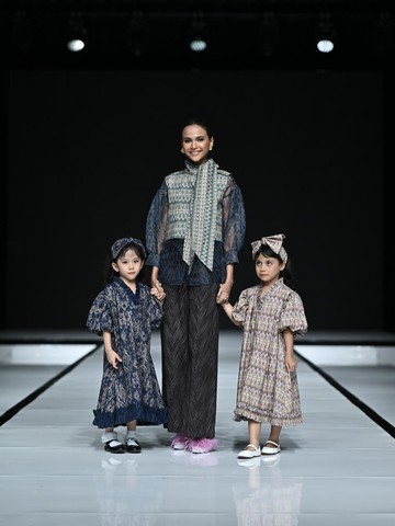 Kolaborasi Spesial IKAT Indonesia & Cotton USA Hadirkan Koleksi 'Ayara Kinandari'
