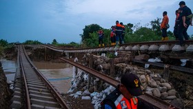 Jalur Kereta Api Grobogan Kembali Ditutup Usai Tergerus Luapan Air