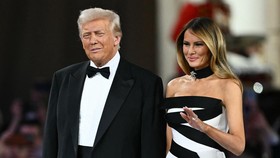 Trump dan Melania Akan Hadiri Pemakaman Paus Fransiskus di Roma