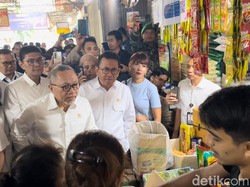Menko Zulhas Heran Harga Gula Mahal di Medan Padahal Stok Cukup