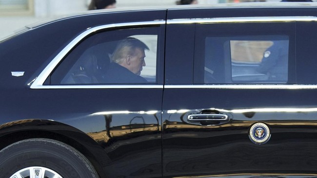 FOTO: Aura Misterius The Beast Pengawal Donald Trump