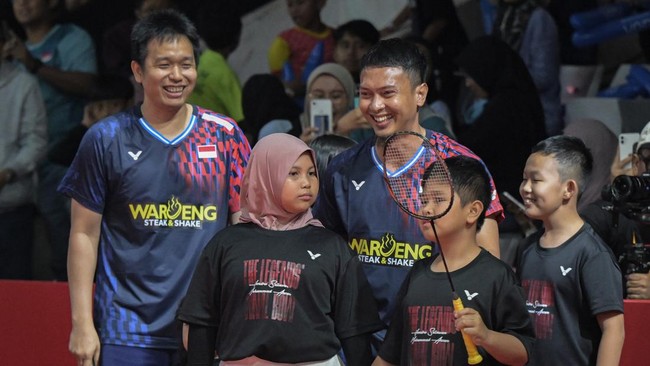 Ganda putra Indonesia, Mohammad Ahsan/Hendra Setiawan mengaku bangga bisa melakoni turnamen terakhir di Istora melalui Indonesia Masters 2025.