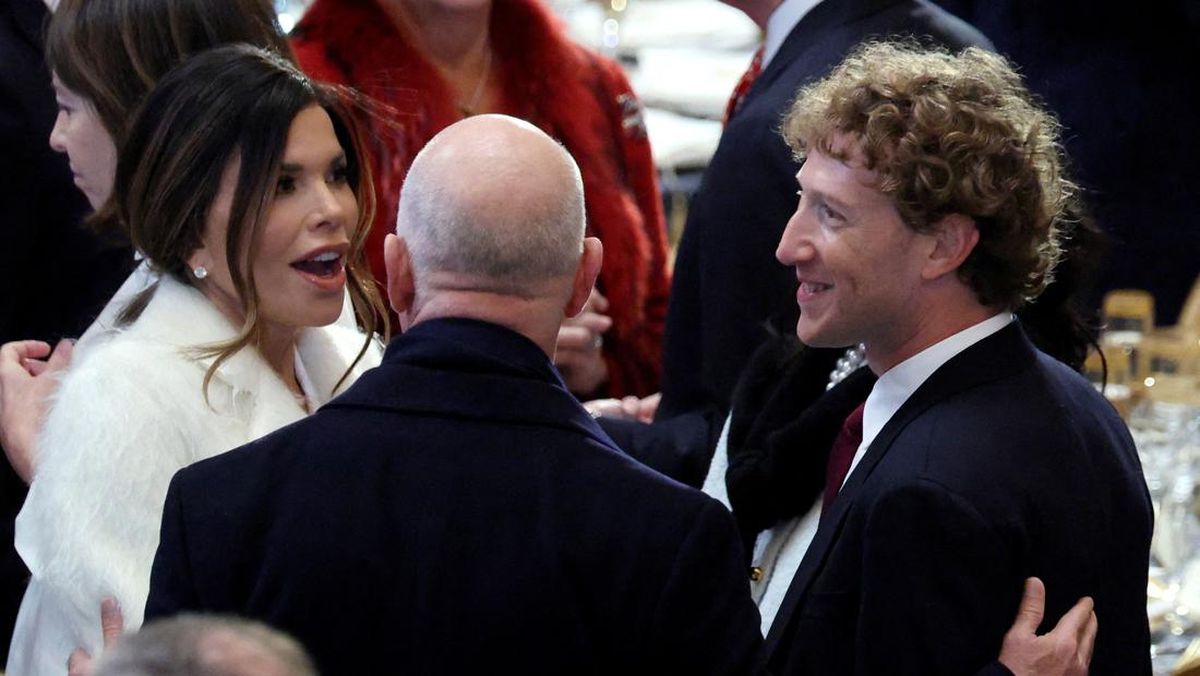 FOTO: Musk, Zuckerberg, Bezos Kompak Hadiri Pelantikan Trump