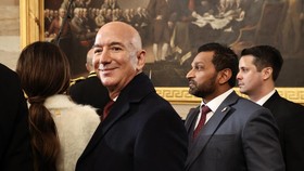 Bos Amazon Blak-blakan Soal Peluang Pusat Data di Luar Angkasa