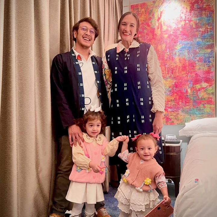 <p>Banyak netizen yang dibuat gemas dengan Djiwa dan Djala, Bunda. Tidak sedikit yang memuji keduanya semakin cantik dan mendoakan agar mereka selalu diberikan kesehatan. (Foto: Instagram: @nadinelist)</p>