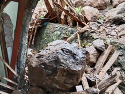 Tak Hanya Banjir, Bima Diterjang Longsor-Angin Kencang Sebabkan 6 Rumah Rusak