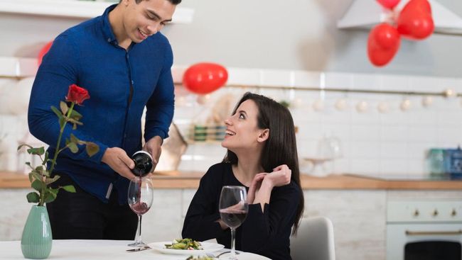 5 Tips Jitu Biar Nggak Ilfeel di Kencan Pertama