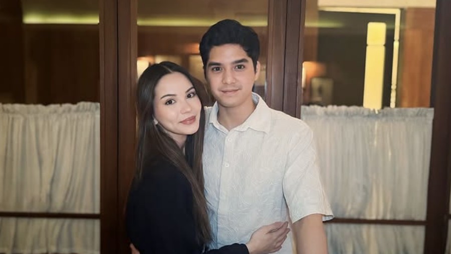 Serunya Alyssa Daguise Saat Ngopi hingga Makan di Luar Negeri Serunya Alyssa Daguise Saat Ngopi hingga Makan di Luar Negeri