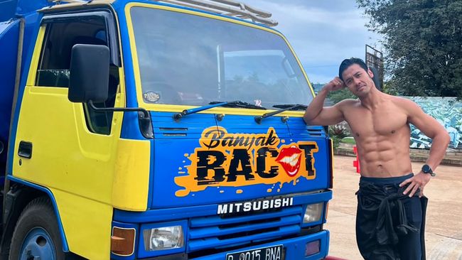 Pamer Perut Six Pack Sambil Pose di Sebelah Truk, Chicco Jerikho Jadi Sorotan