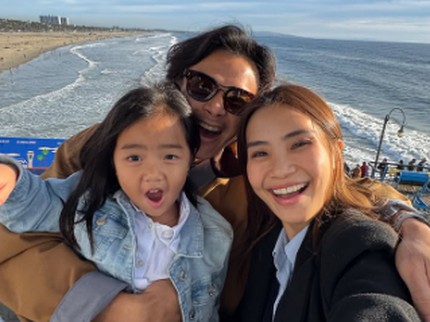 5 Potret Dion Wiyoko Bersama Anak dan Istri yang Jarang Tersorot