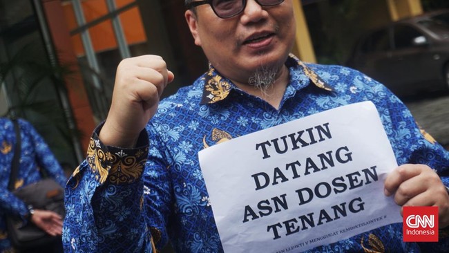 Aliansi Dosen ASN tetap bakal menggelar demo besar di Istana Kepresidenan pada 3 Februari, mengenai masalah tunjangan keahlian nan belum dibayar sejak 2020.