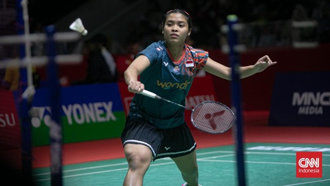 Gregoria Mariska Tunjung memutuskan mundur dari perempat last Daihatsu Indonesia Masters 2025. Berikut kronologi momen tersebut.