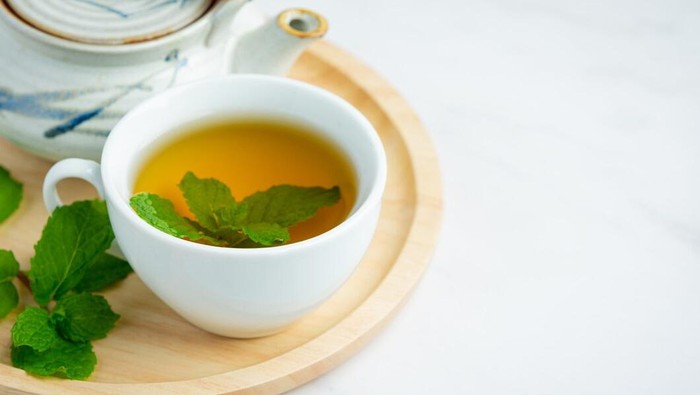 Ilustrasi teh herbal/Foto: Freepik.com/jcomp