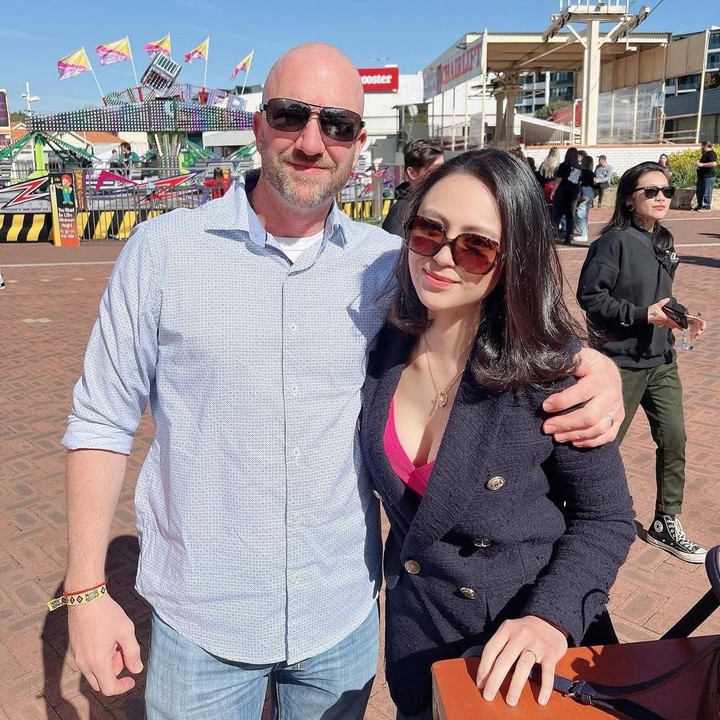 <p>Selama di Australia, perempuan 41 tahun ini sempat bekerja sebagai asisten perawat di panti jompo. Tidak hanya itu, ia juga mengaku kembali belajar untuk meraih gelar master atau menjadi perawat bersertifikat. (Foto: Instagram @carissajill)</p>