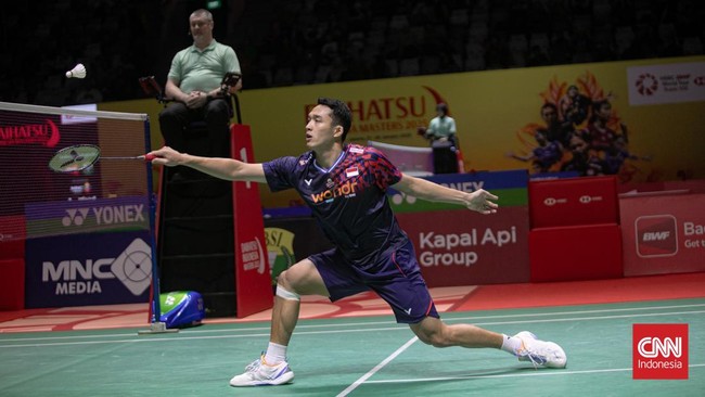 Jonatan Christie berhasil melaju ke semifinal Indonesia Masters 2025 lewat comeback manis lawan Kenta Nishimoto pada Jumat (24/1).