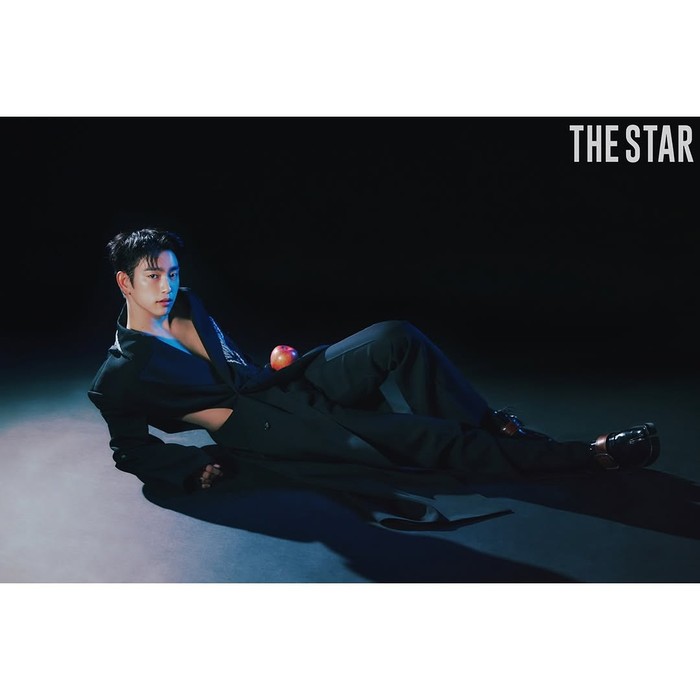 Majalah THE STAR memanjakan fans GOT7 alias IGOT7 atau Ahgase dengan menyiapkan gift spesial di mana mereka berkesempatan untuk mendapatkan satu dari lima photocard yang diambil dan dipilih langsung oleh sang idola./ Foto: instagram.com/thestarmagazine
