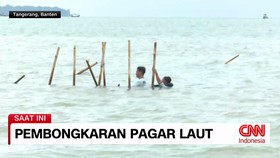 VIDEO: Melihat Langsung Pembongkaran Pagar Laut di Tangerang