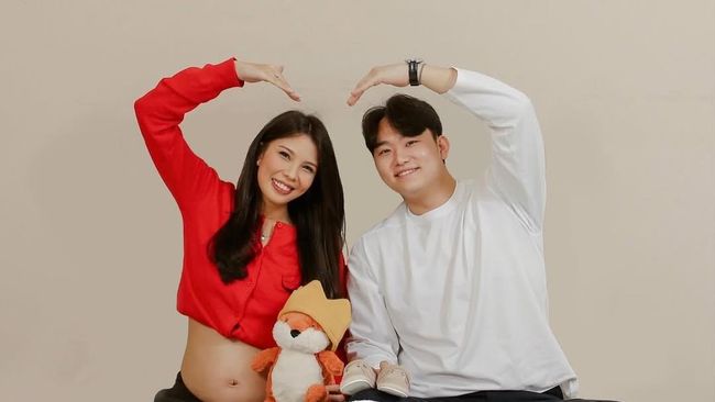 Bak Drakor, Begini Cerita Pertemuan Putri Helmy Yahya dengan Suami Korea