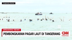 VIDEO: Ribuan Orang Terlibat di Pembongkaran Pagar Laut Tangerang
