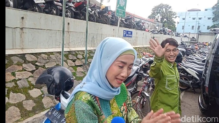 ruben onsu dan desy ratansari ruben onsu dsn desy ratnasari