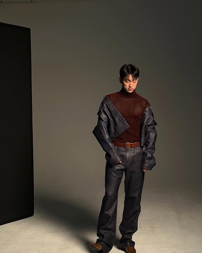 Sementara itu, GOT7 belum lama ini merayakan debut anniversary ke-11 pada 16 Januari 2025. Boy group ini pun comeback dengan formasi lengkap empat hari setelah hari jadi mereka dengan mini album, ‘WINTER HEPTAGON’./ Foto: instagram.com/jinyoung_0922jy