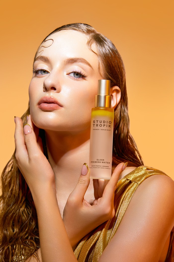 Studio Tropik Luncurkan Elixir Priming Water, Hybrid Face Mist yang Bikin Wajah Glowing