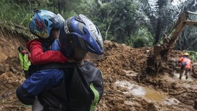 FOTO: Longsor Pekalongan Renggut 19 Korban Jiwa, 7 Hilang