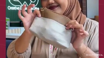 img-title What's In My Makeup Pouch