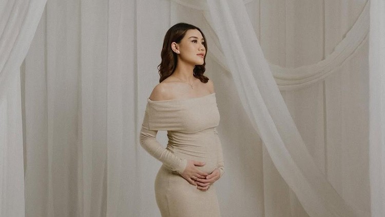 Aaliyah Massaid Hamil Anak Pertama
