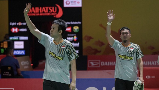 Ahsan dan Hendra bakal resmi berpamitan dari dunia badminton profesional pada hari ini, Minggu (26/1). Mereka bakal menutup karier mereka yang terbilang manis.