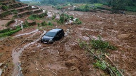 FOTO: Dampak Longsor Pekalongan, 20 Tewas hingga Jembatan Rusak