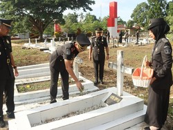 Imigrasi Sulbar Ziarah ke TMP Rea Timur Polman Peringati Hari Bhakti ke-75