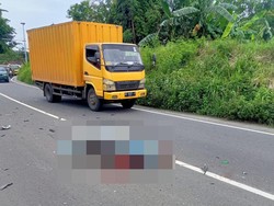 Pemotor Adu Banteng dengan Truk di Mojokerto, Satu Tewas-1 Luka Berat