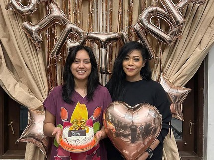 5 Potret Shira Allegra Putri Kikan 'Cokelat' yang Baru Ulang Tahun ke-22