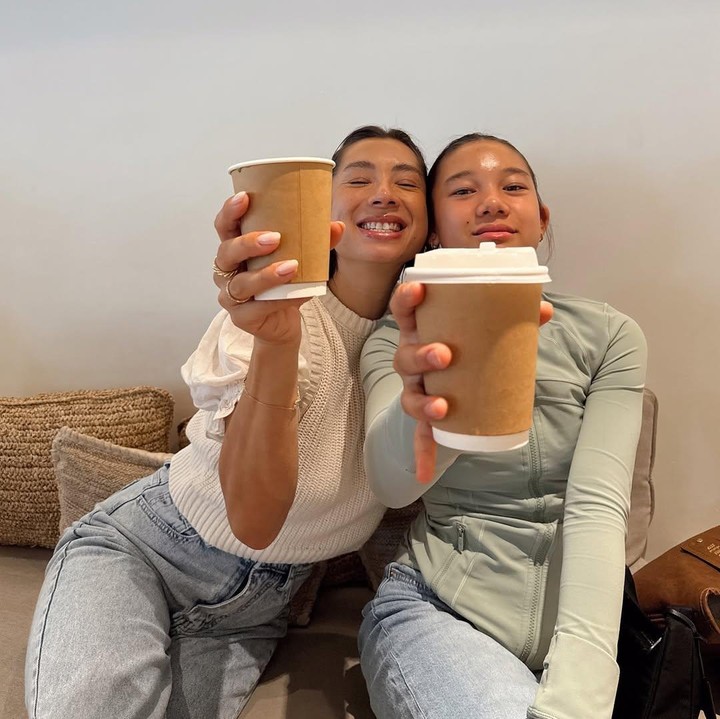 <p>Banyak netizen yang tidak percaya kini Kiyomi sudah tumbuh menjadi seorang ABG. Mereka pun memuji kecantikan Kiyomi yang semakin mirip dengan sang Bunda. (Foto: Instagram: @jenniferbachdim)</p>